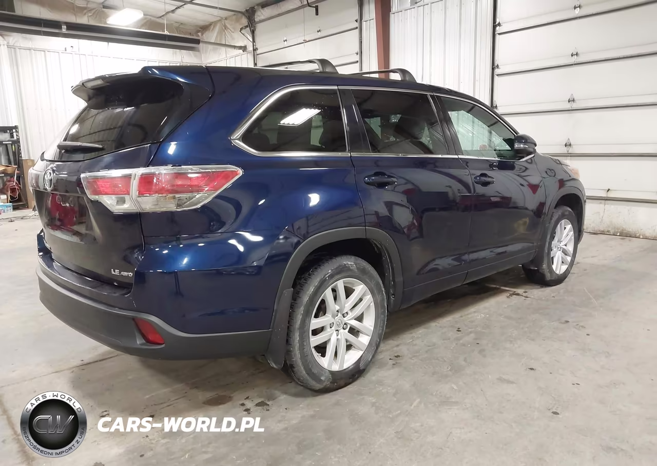 2015 Toyota Highlander Le V6 VIN:5TDBKRFH6FS142265 - 4