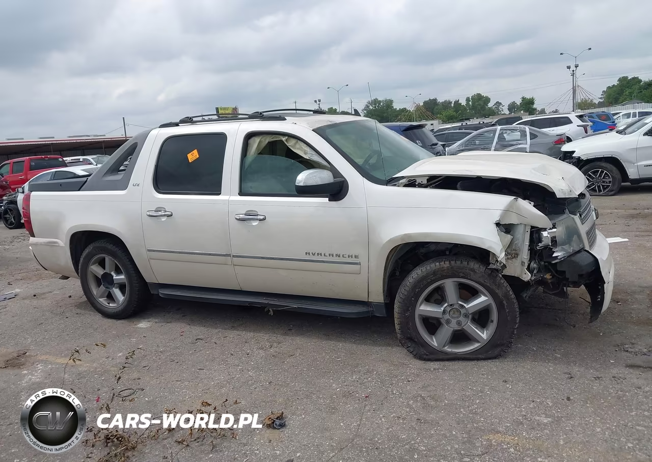 2011 Chevrolet Avalanche 1500 Ltz VIN:3GNMCGE01BG114962 - 13