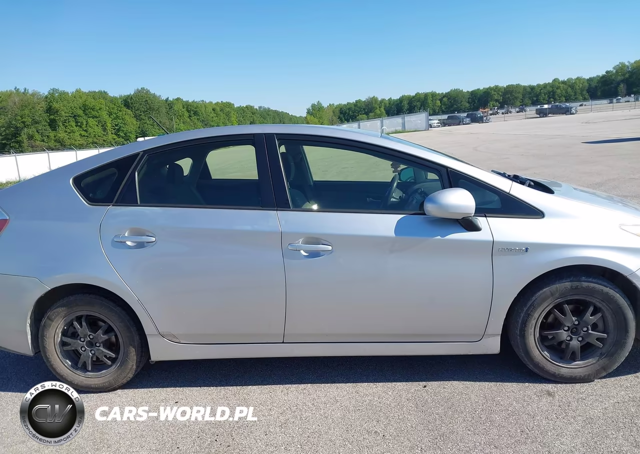 2012 Toyota Prius Two VIN:JTDKN3DU8C5421318 - 13
