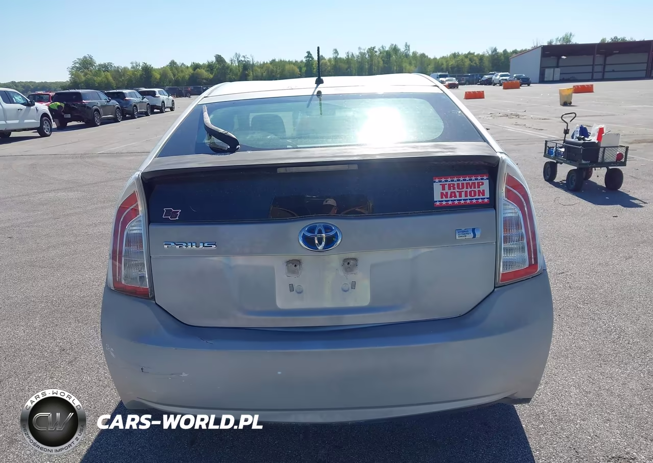 2012 Toyota Prius Two VIN:JTDKN3DU8C5421318 - 16