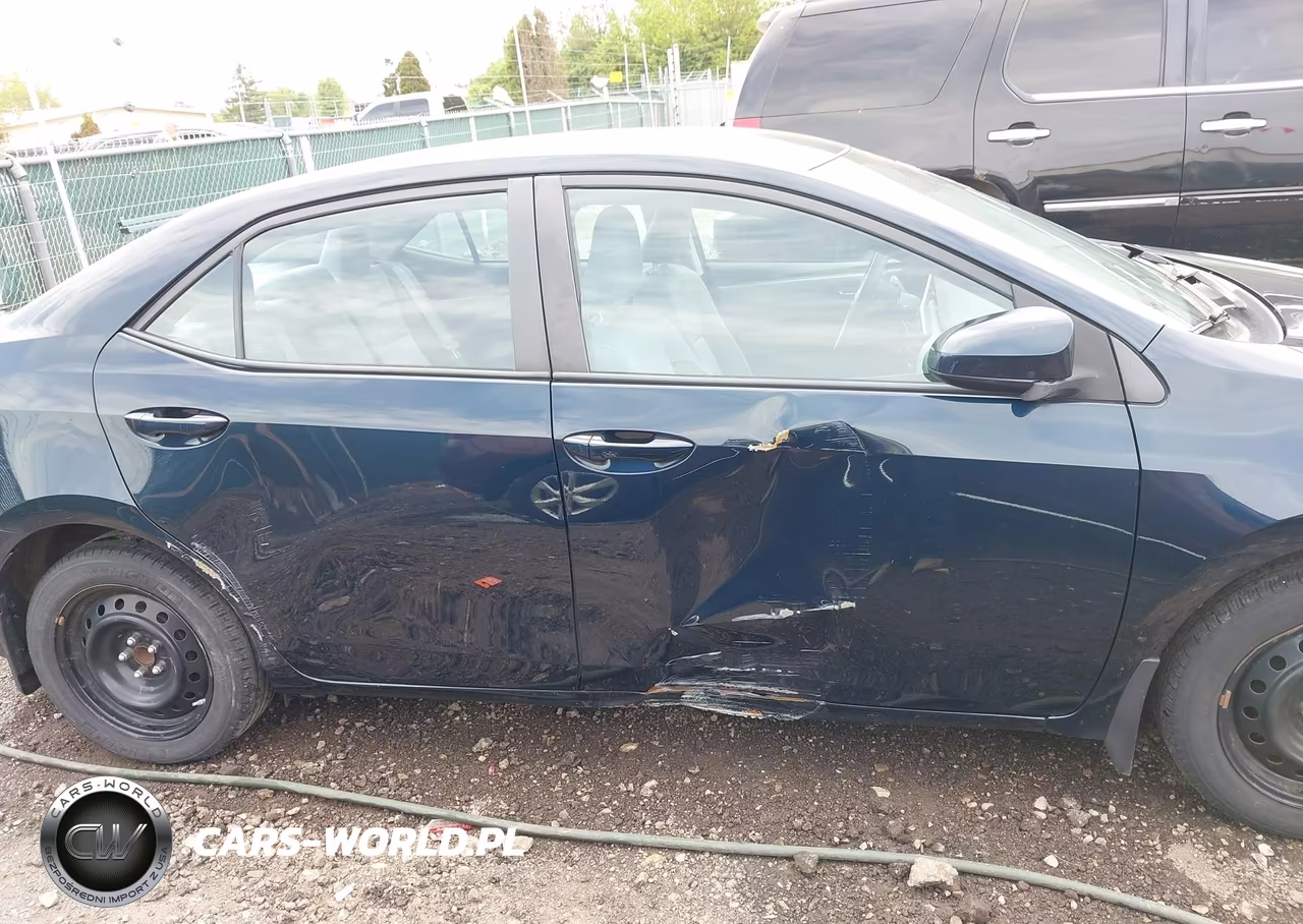 2018 Toyota Corolla Le VIN:2T1BURHE2JC092723 - 13