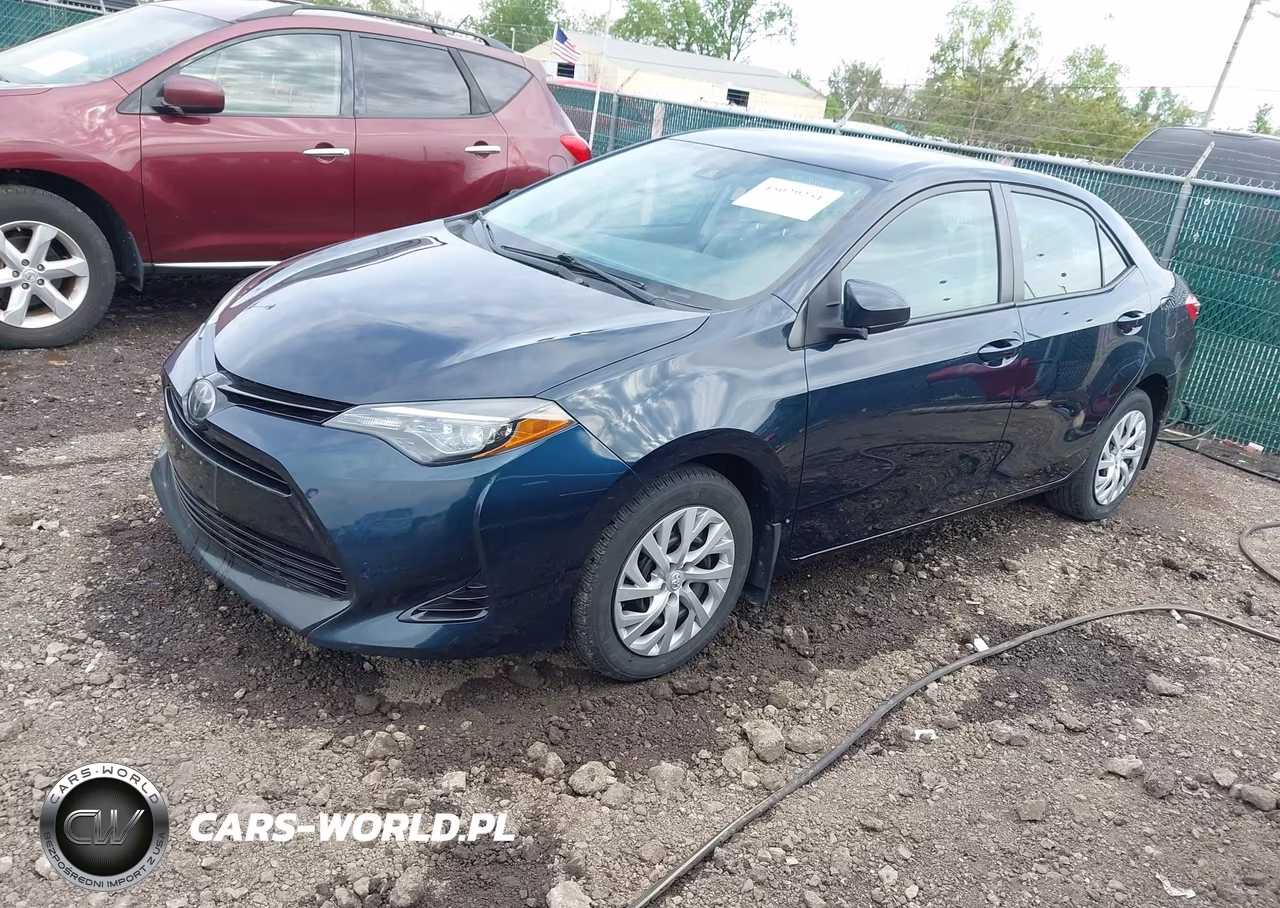 2018 Toyota Corolla Le VIN:2T1BURHE2JC092723 - 2