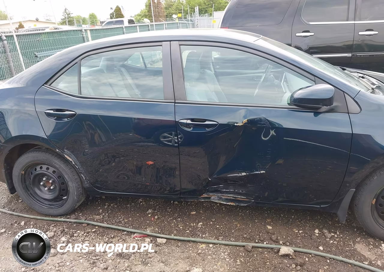 2018 Toyota Corolla Le VIN:2T1BURHE2JC092723 - 6