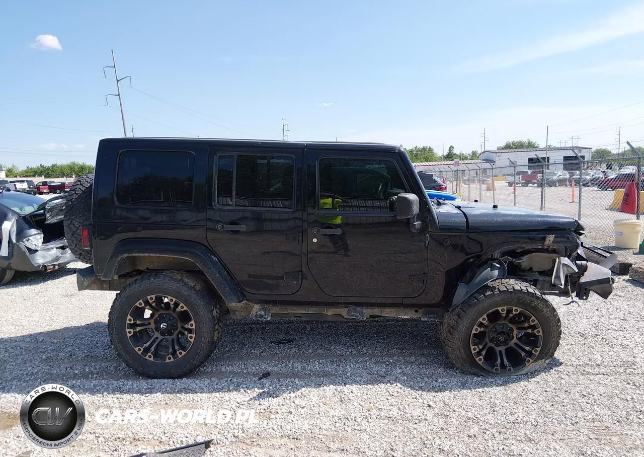 2008 Jeep Wrangler Unlimited Sahara VIN:1J4GA59178L505347 - 13