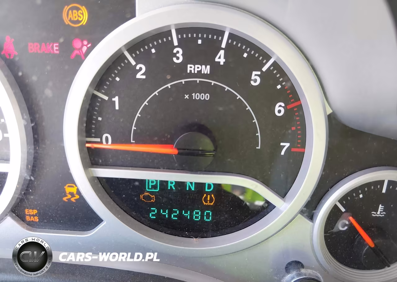2008 Jeep Wrangler Unlimited Sahara VIN:1J4GA59178L505347 - 15