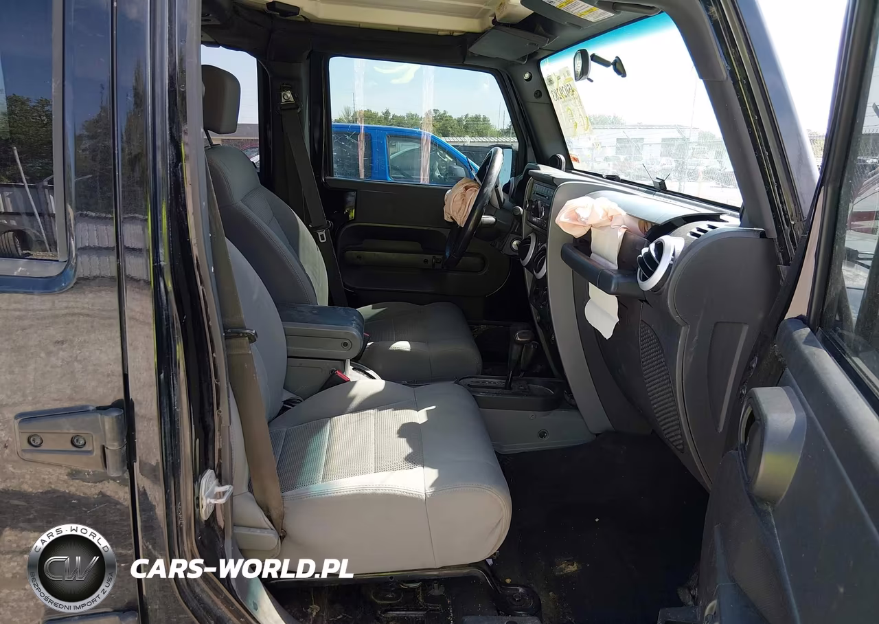 2008 Jeep Wrangler Unlimited Sahara VIN:1J4GA59178L505347 - 5