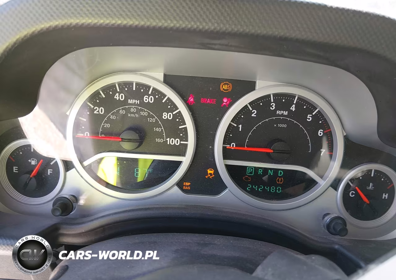 2008 Jeep Wrangler Unlimited Sahara VIN:1J4GA59178L505347 - 7