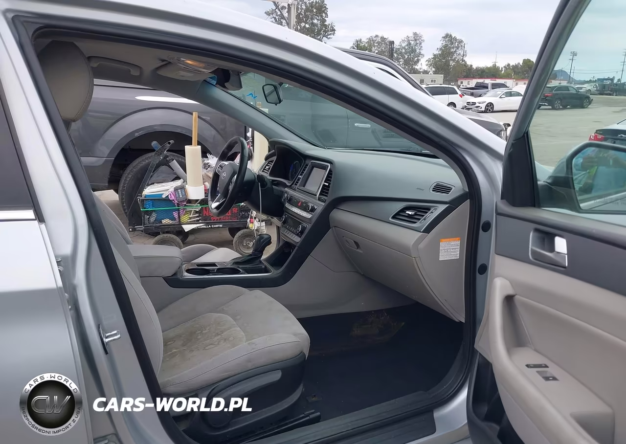 2019 Hyundai Sonata Hybrid Se VIN:KMHE24L3XKA091056 - 5