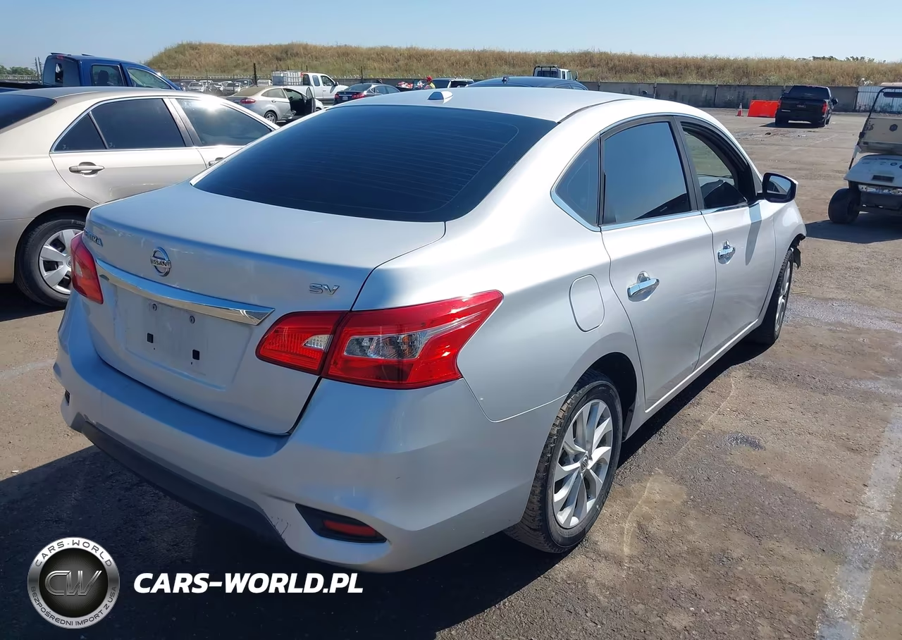 2018 Nissan Sentra Sv VIN:3N1AB7AP2JL640124 - 4