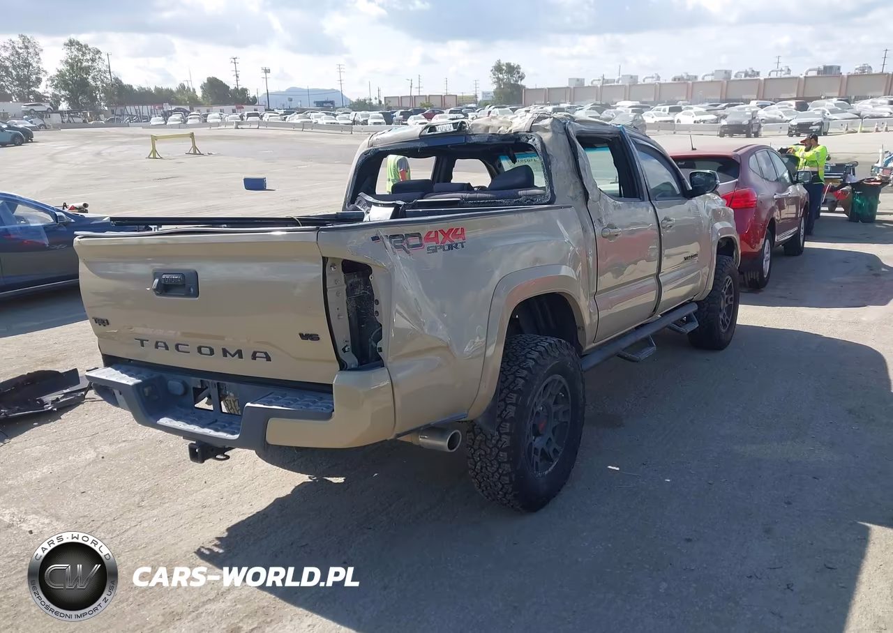 2017 Toyota Tacoma Trd Sport VIN:3TMCZ5AN7HM104424 - 4