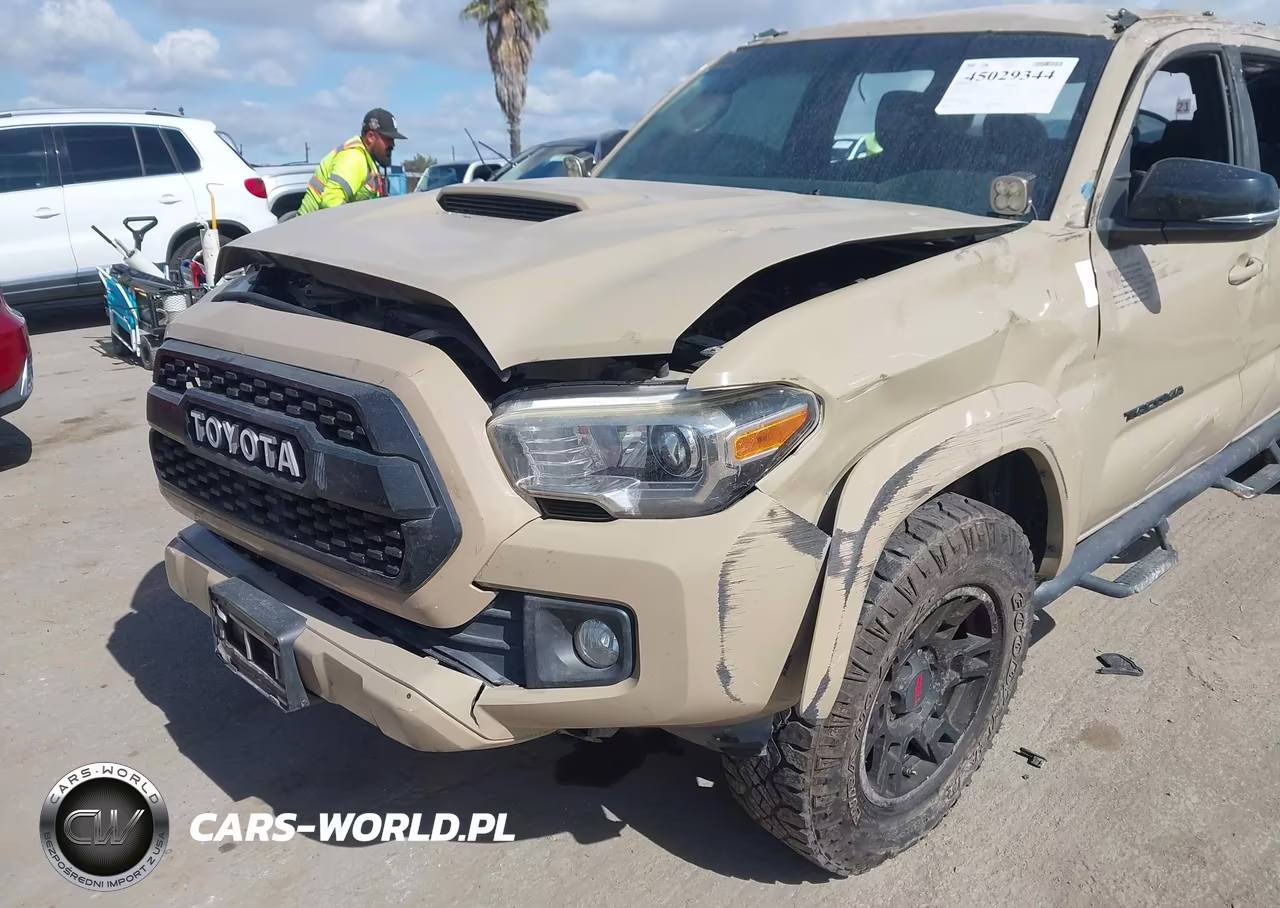 2017 Toyota Tacoma Trd Sport VIN:3TMCZ5AN7HM104424 - 6