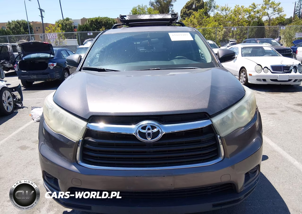 2015 Toyota Highlander Le VIN:5TDZARFH7FS013906 - 12
