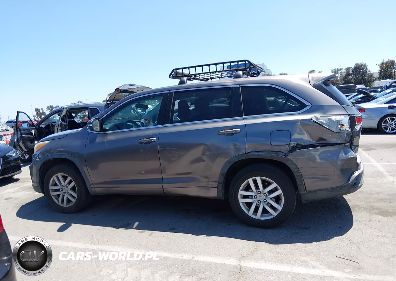 2015 Toyota Highlander Le VIN:5TDZARFH7FS013906 - 14