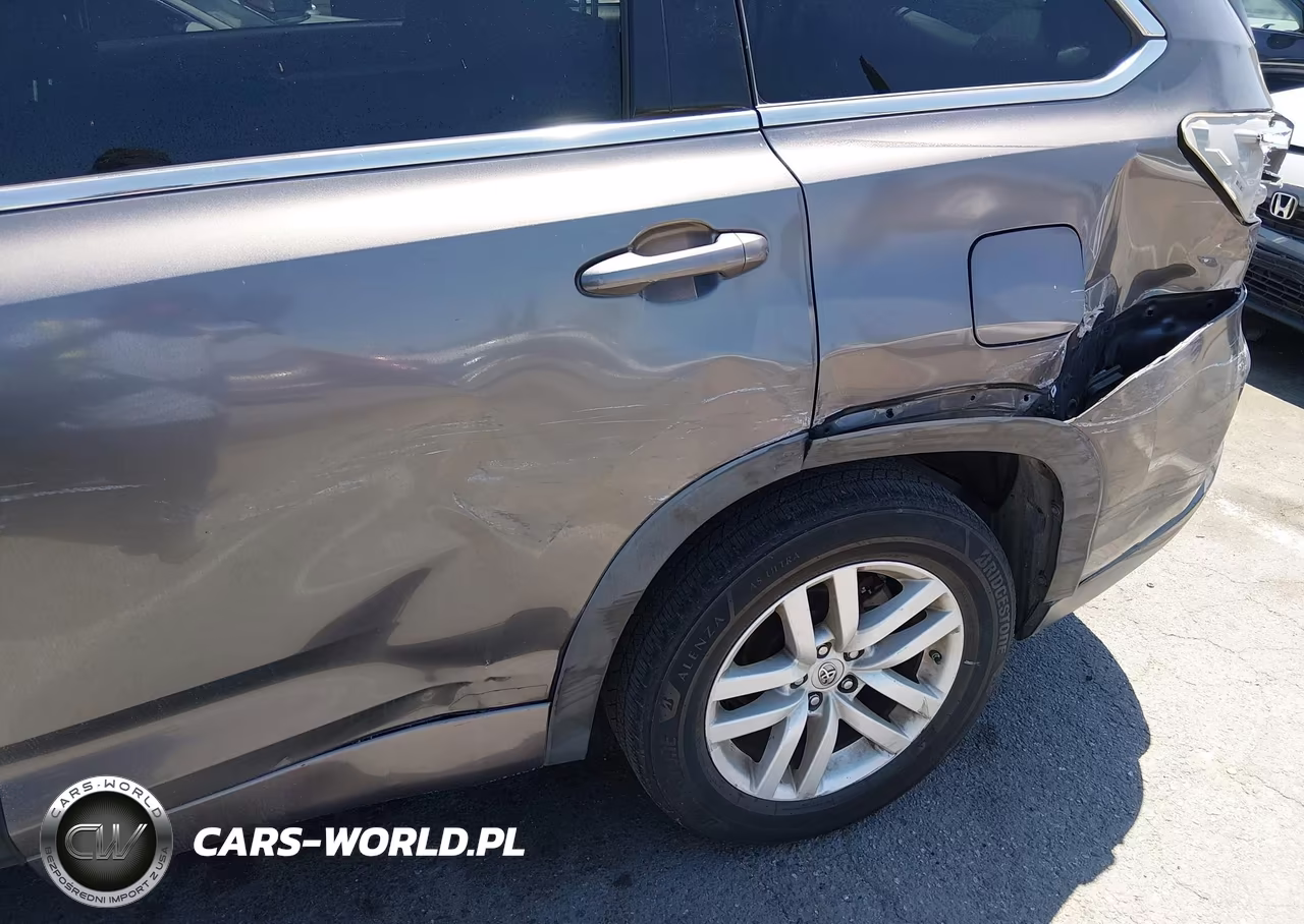2015 Toyota Highlander Le VIN:5TDZARFH7FS013906 - 6