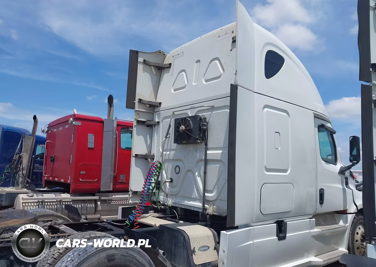 2020 Freightliner New Cascadia 126 VIN:1FUJHHDR7LLLV9586 - 13