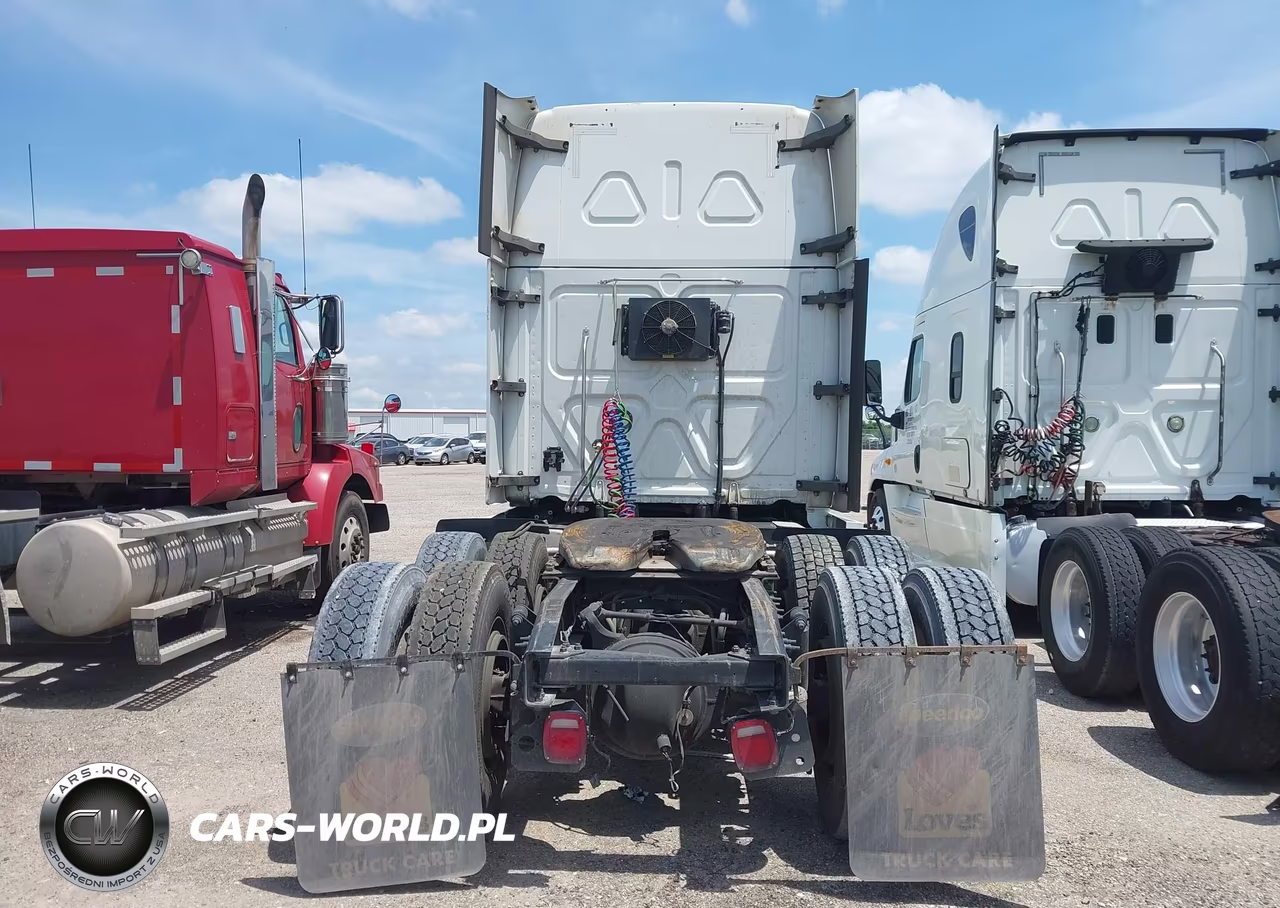 2020 Freightliner New Cascadia 126 VIN:1FUJHHDR7LLLV9586 - 15