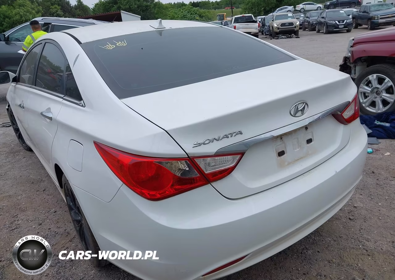 2013 Hyundai Sonata Gls VIN:5NPEB4AC4DH781825 - 3