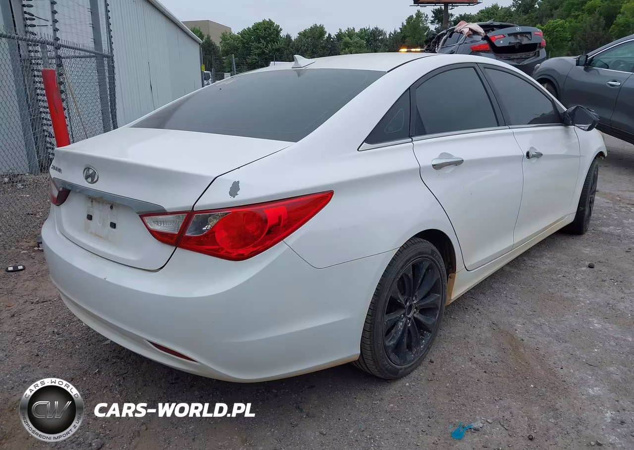 2013 Hyundai Sonata Gls VIN:5NPEB4AC4DH781825 - 4