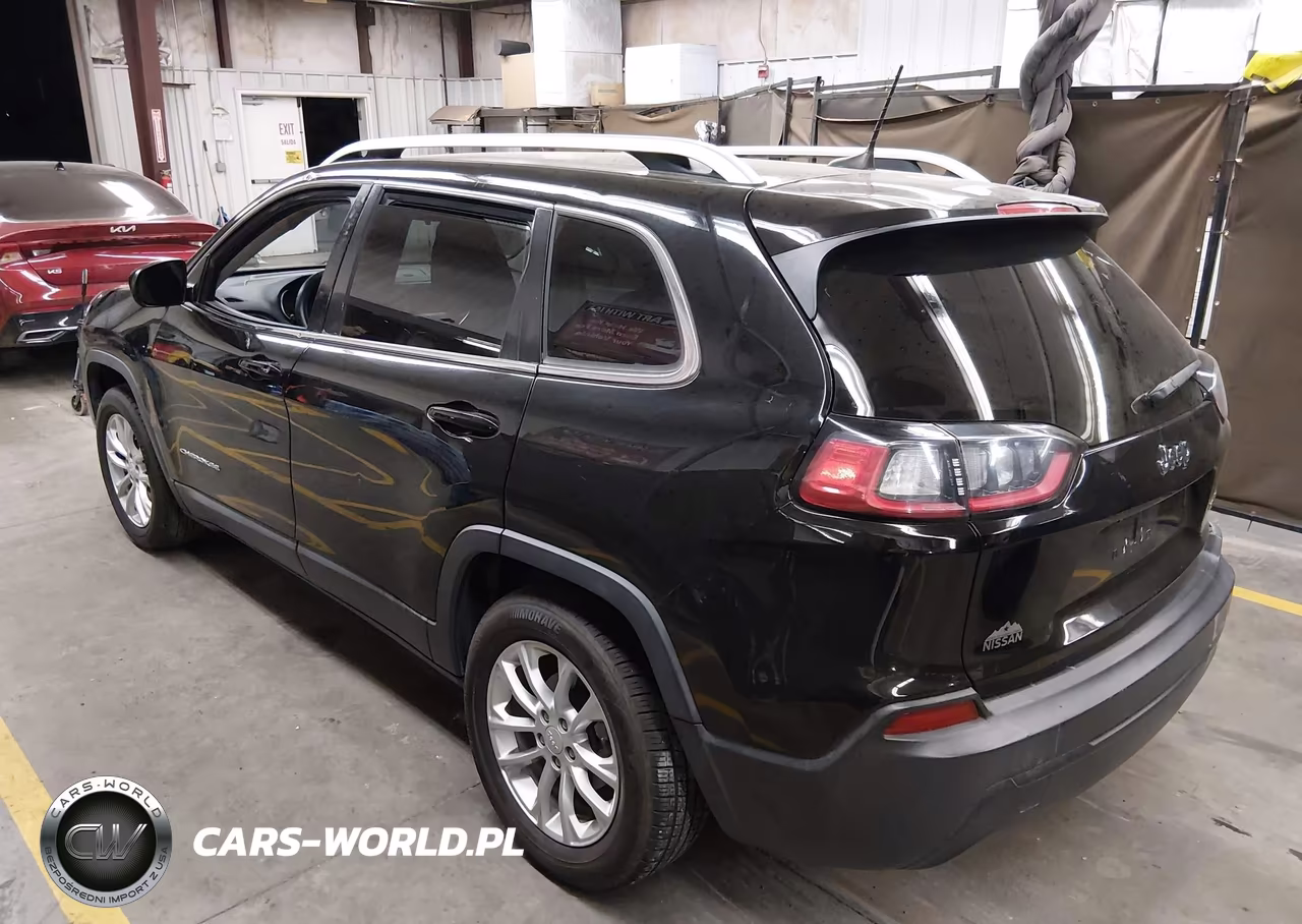 2019 Jeep Cherokee Latitude Fwd VIN:1C4PJLCB0KD145285 - 3