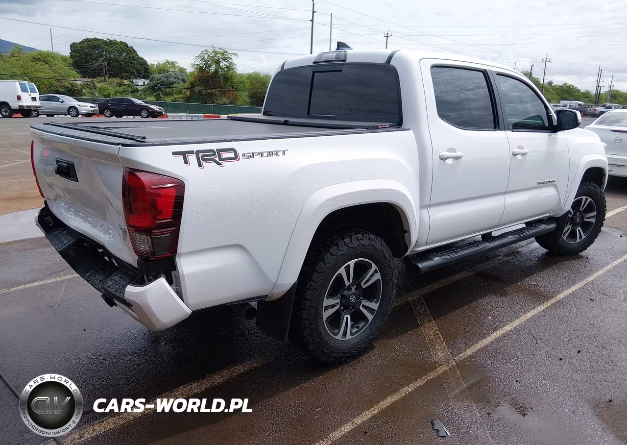 2018 Toyota Tacoma Sr5 V6 VIN:3TMAZ5CN9JM070156 - 4