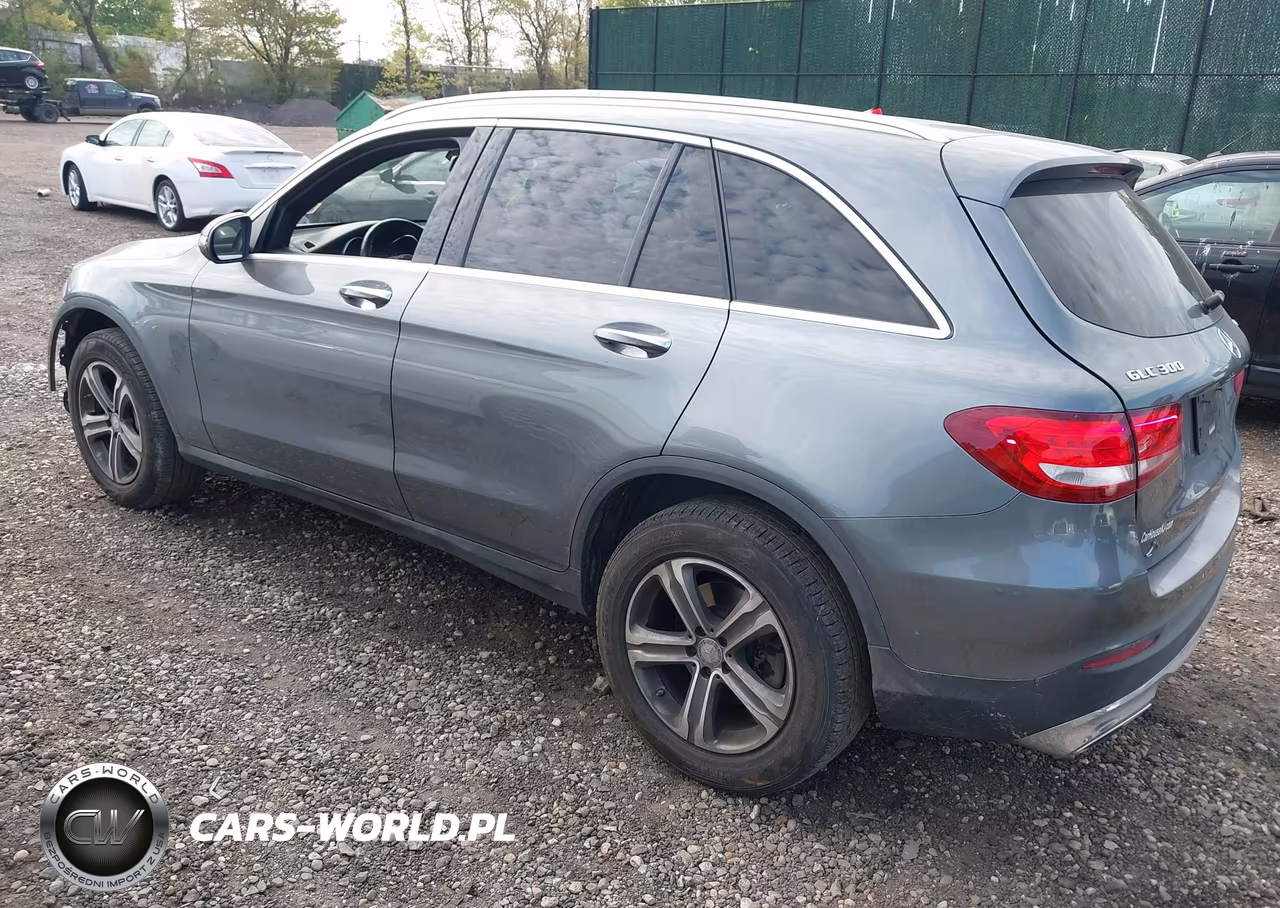 2017 Mercedes-Benz Glc 300 4Matic VIN:WDC0G4KB4HF147152 - 3
