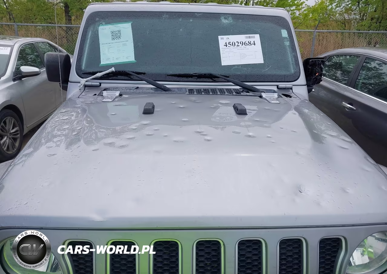 2018 Jeep Wrangler Unlimited Sahara 4X4 VIN:1C4HJXEN4JW332549 - 6