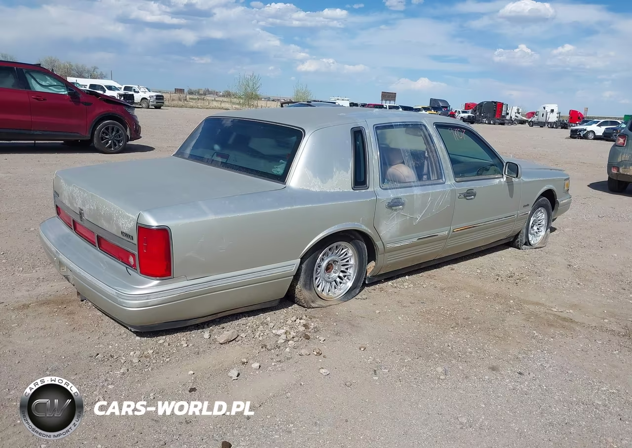 1997 Lincoln Town Car Executive VIN:1LNLM81WXVY733860 - 4