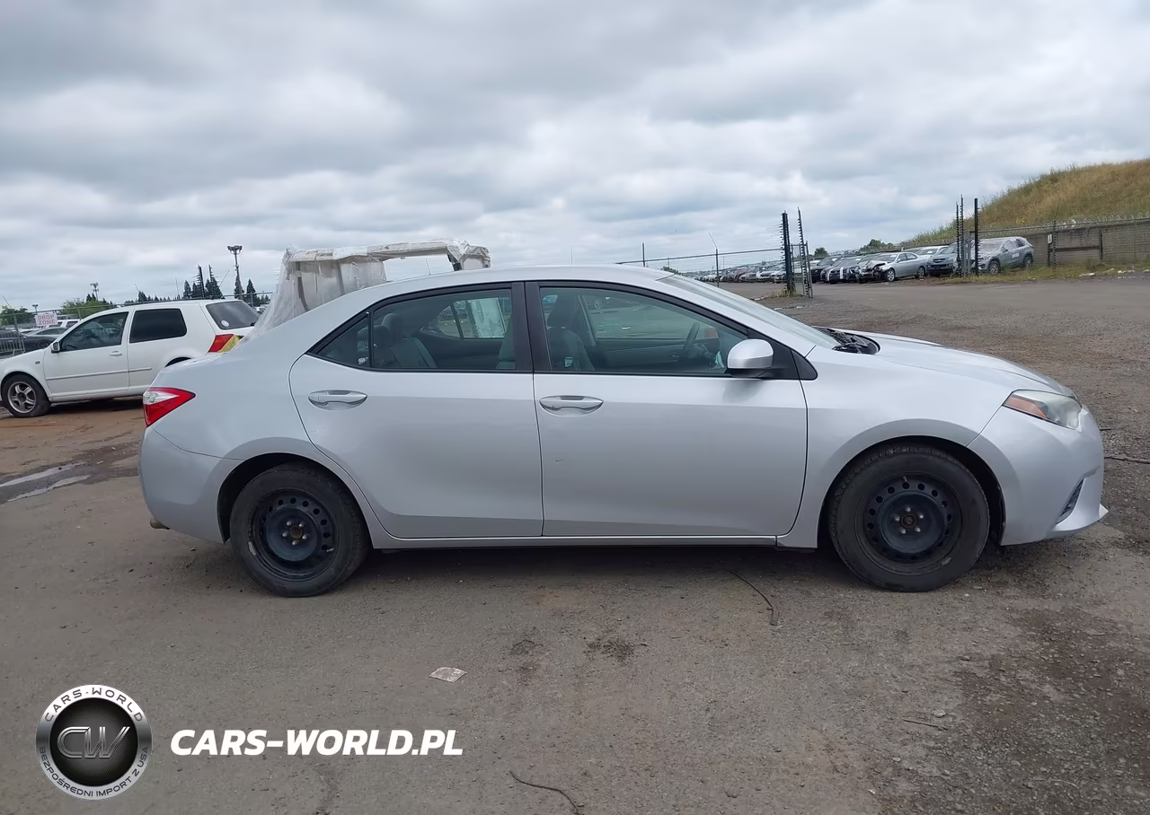 2015 Toyota Corolla Le VIN:5YFBURHE3FP232446 - 13