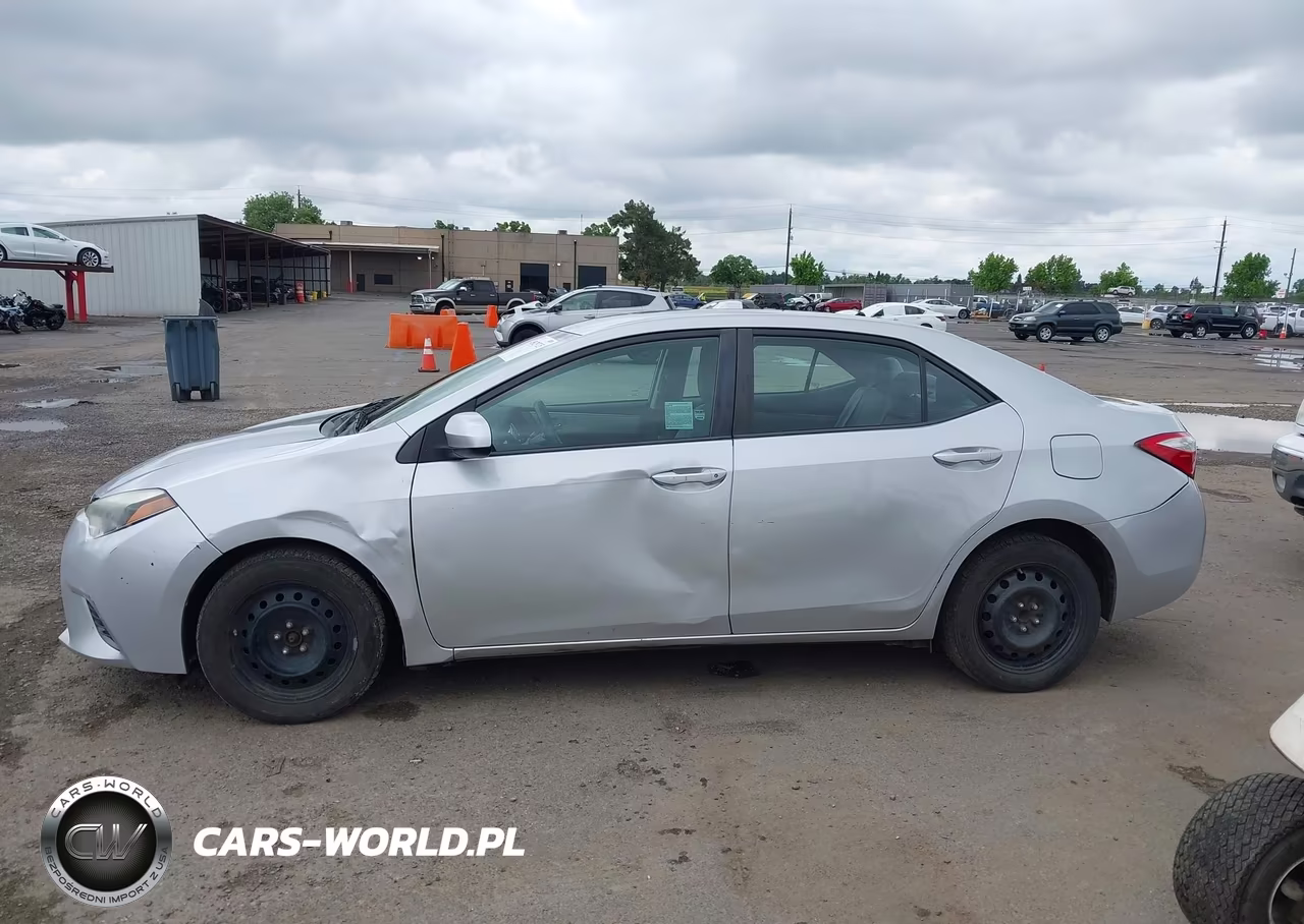 2015 Toyota Corolla Le VIN:5YFBURHE3FP232446 - 14