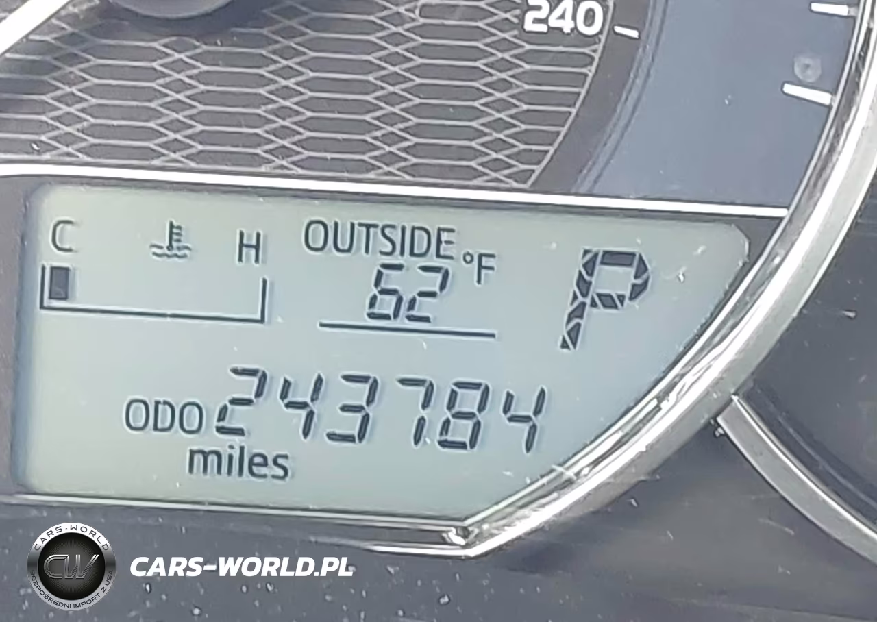 2015 Toyota Corolla Le VIN:5YFBURHE3FP232446 - 15