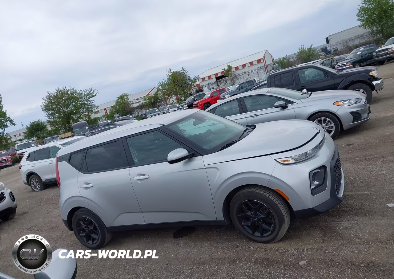 2021 Kia Soul S VIN:KNDJ23AU3M7751673 - 13