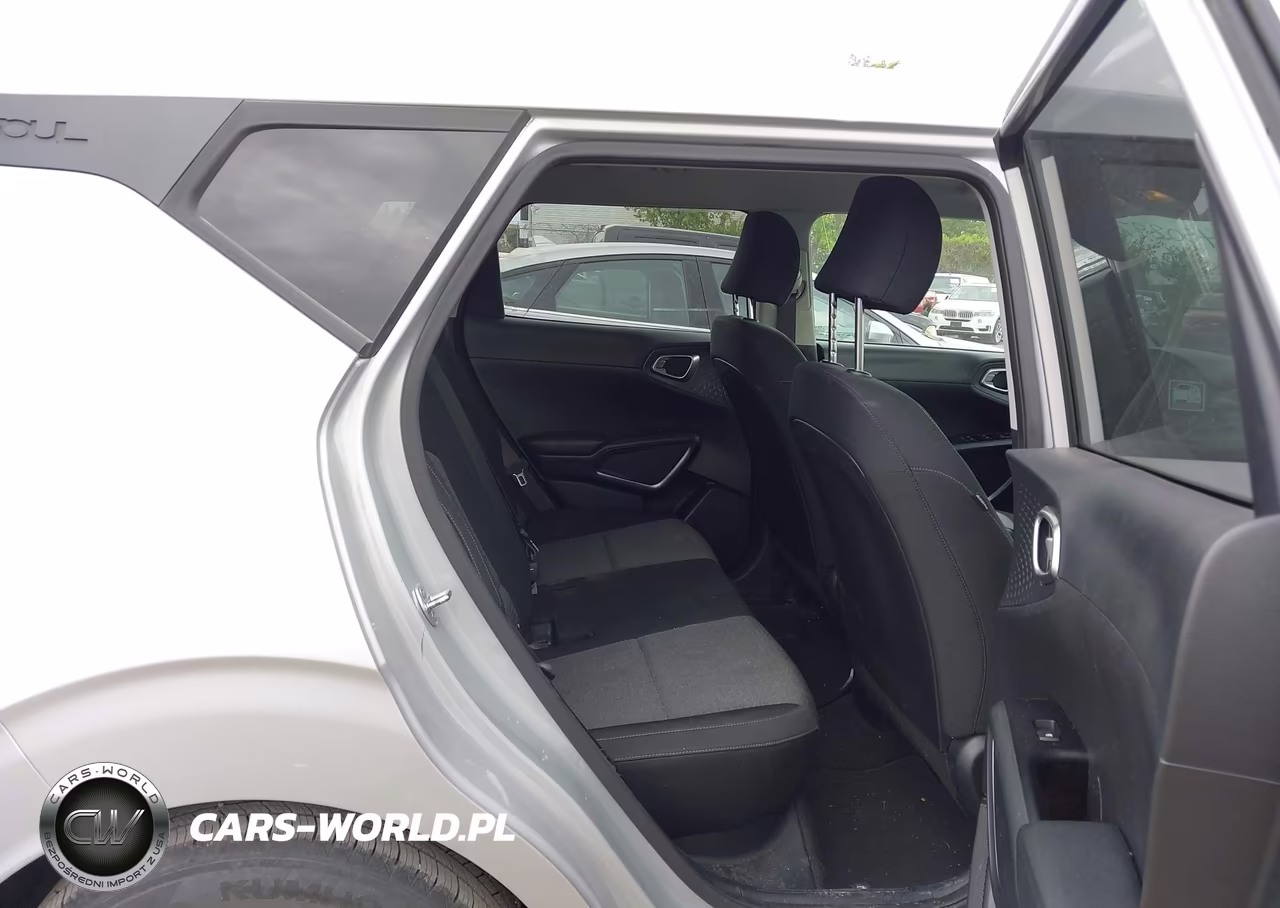 2021 Kia Soul S VIN:KNDJ23AU3M7751673 - 8