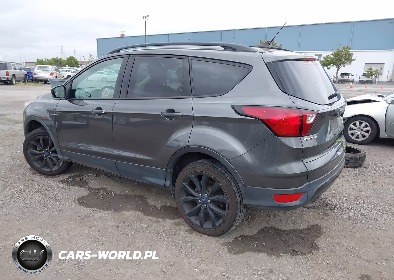 2019 Ford Escape Se VIN:1FMCU0GDXKUA36344 - 3