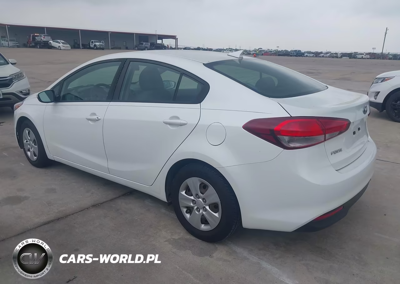 2018 Kia Forte Lx VIN:3KPFL4A79JE212828 - 3