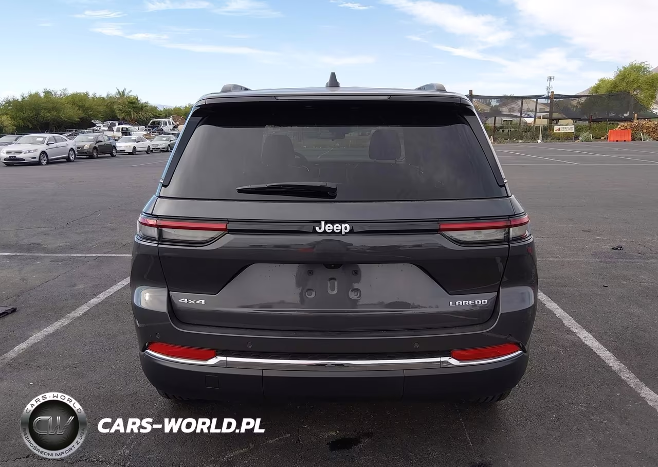 2025 Jeep Grand Cherokee Laredo 4X4 VIN:1C4RJHAG5SC362440 - 17