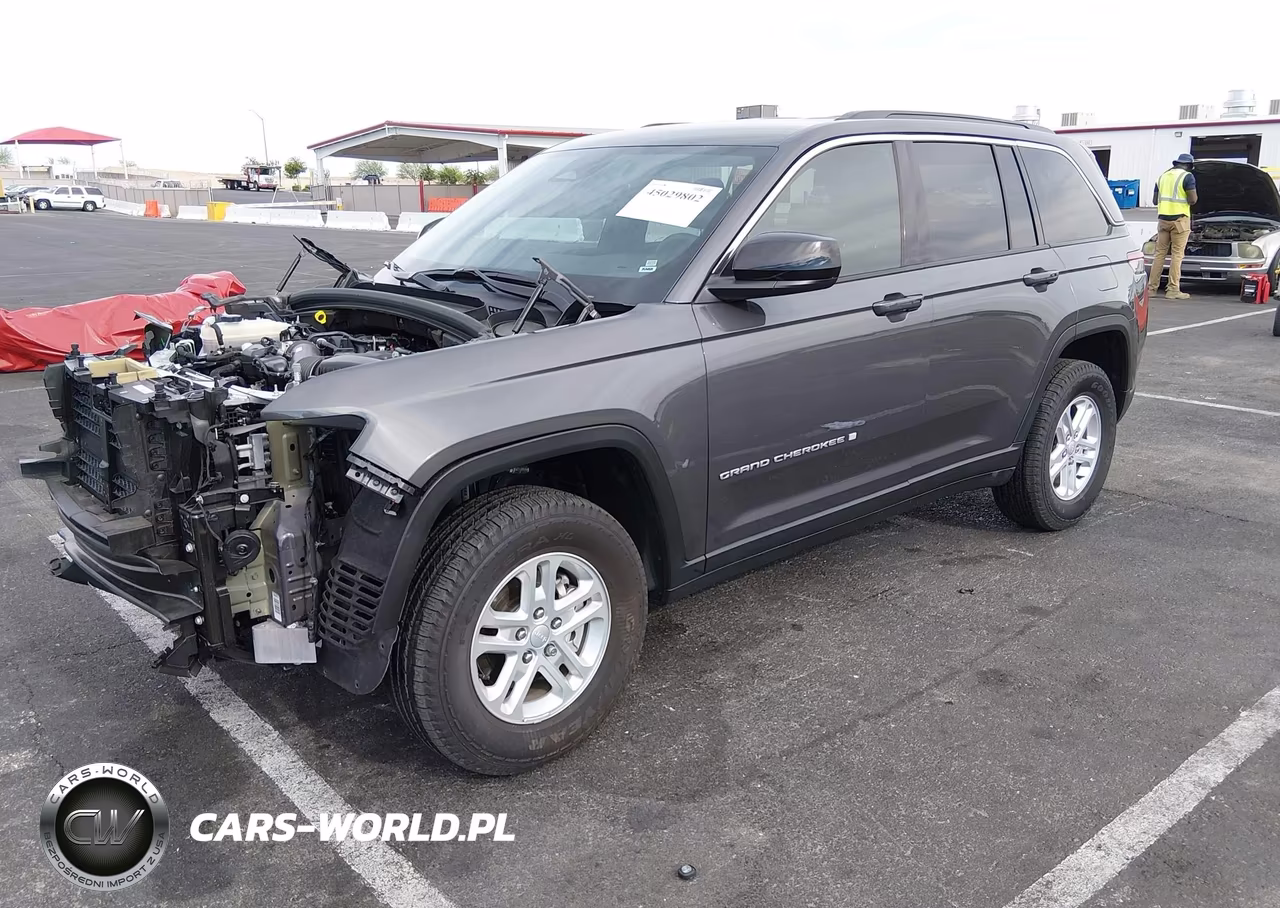 2025 Jeep Grand Cherokee Laredo 4X4 VIN:1C4RJHAG5SC362440 - 2