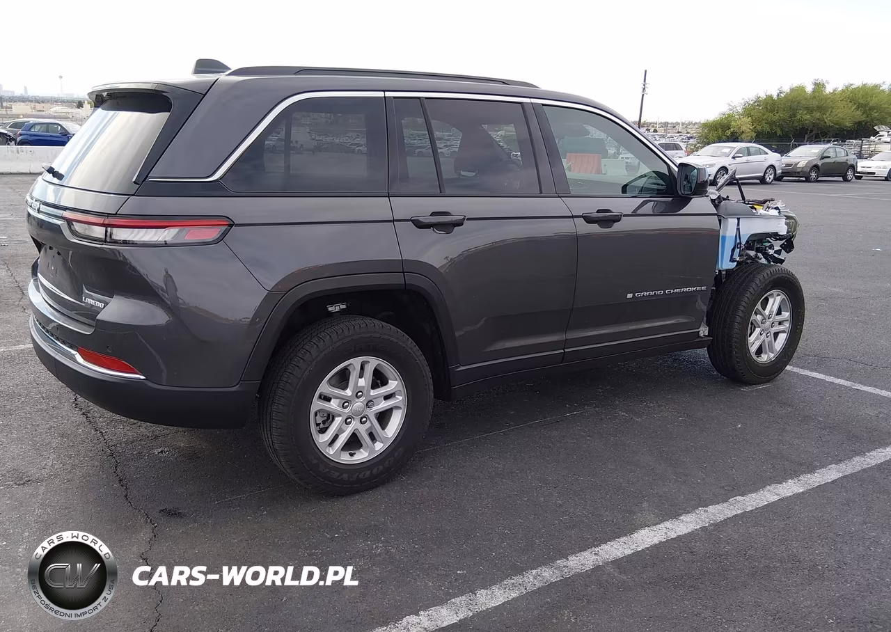 2025 Jeep Grand Cherokee Laredo 4X4 VIN:1C4RJHAG5SC362440 - 4