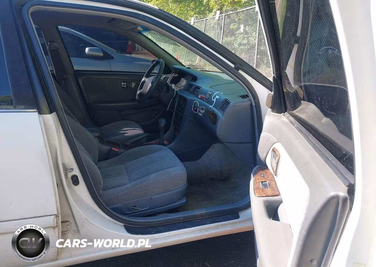 2001 Toyota Camry Le V6 VIN:4T1BF22K51U969543 - 5