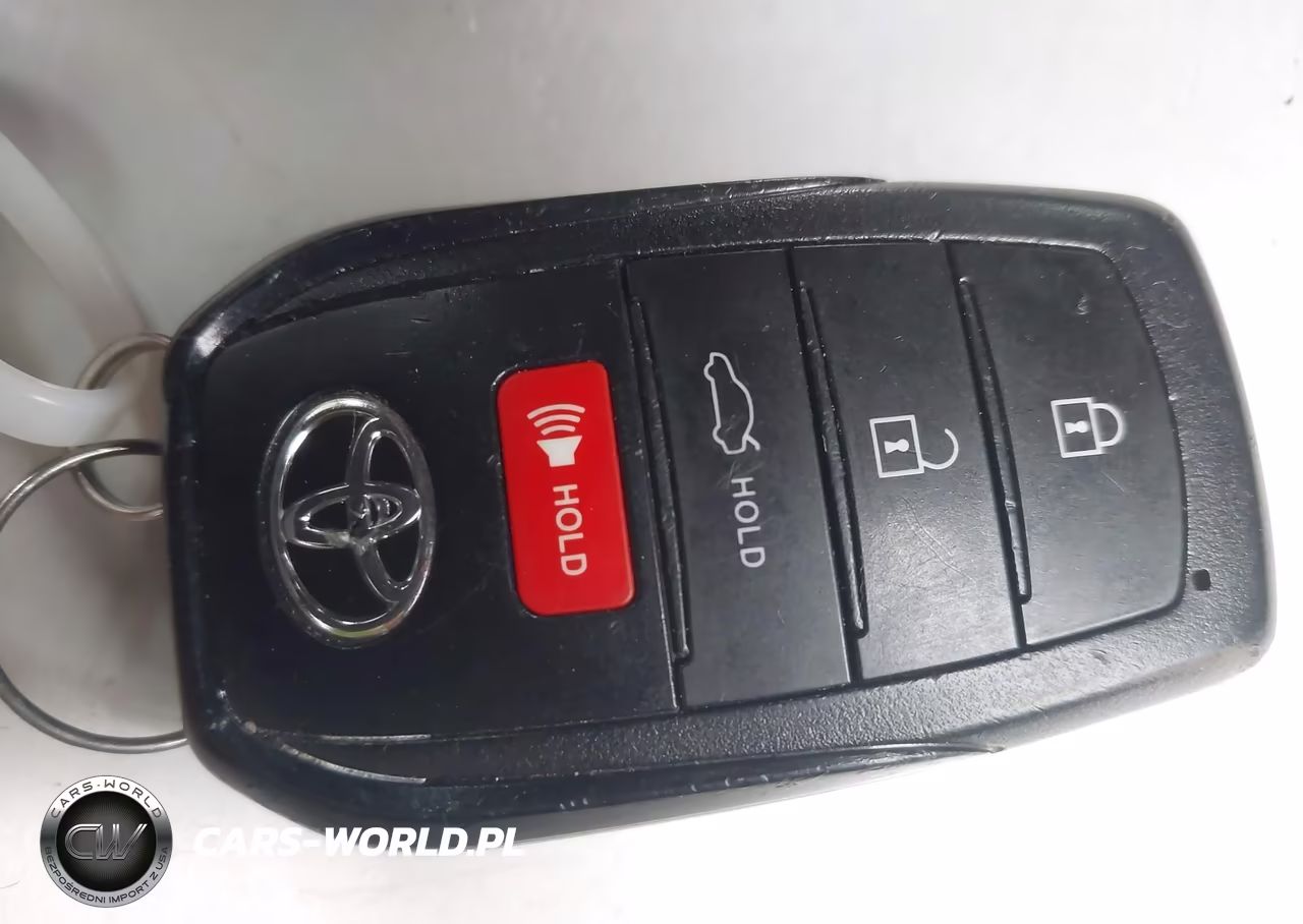 2023 Toyota Crown Platinum VIN:JTDAFAAF4P3000572 - 11