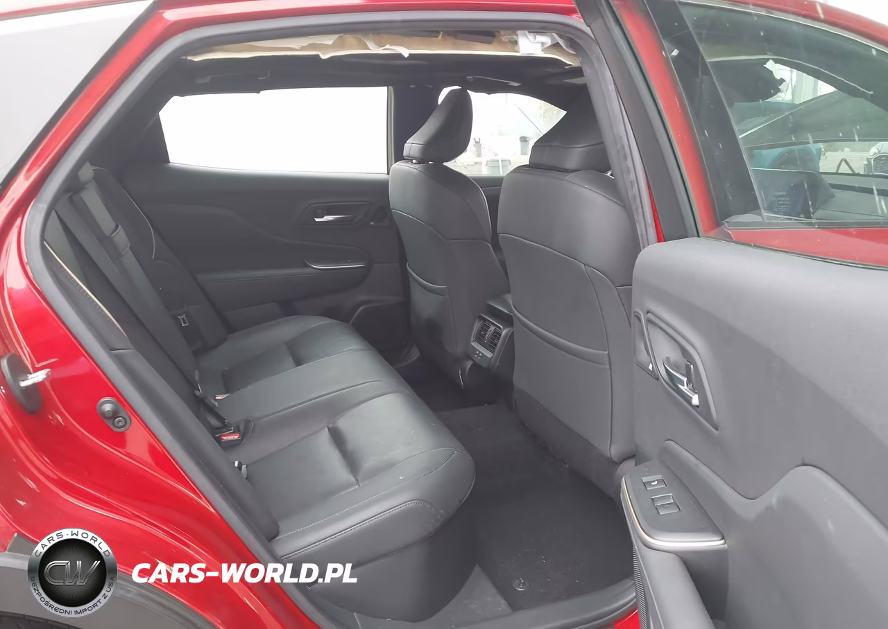 2023 Toyota Crown Platinum VIN:JTDAFAAF4P3000572 - 8