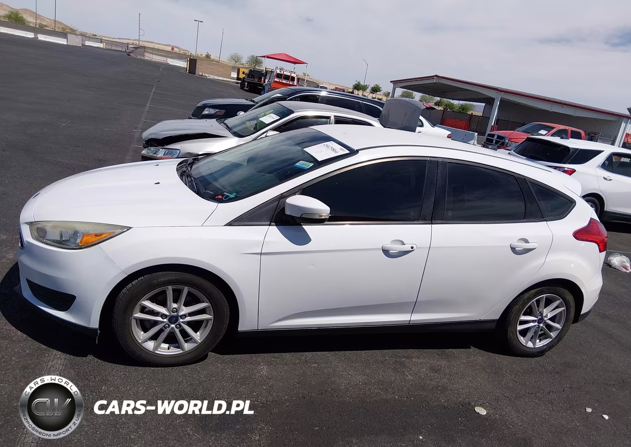 2017 Ford Focus Se VIN:1FADP3K20HL299809 - 14