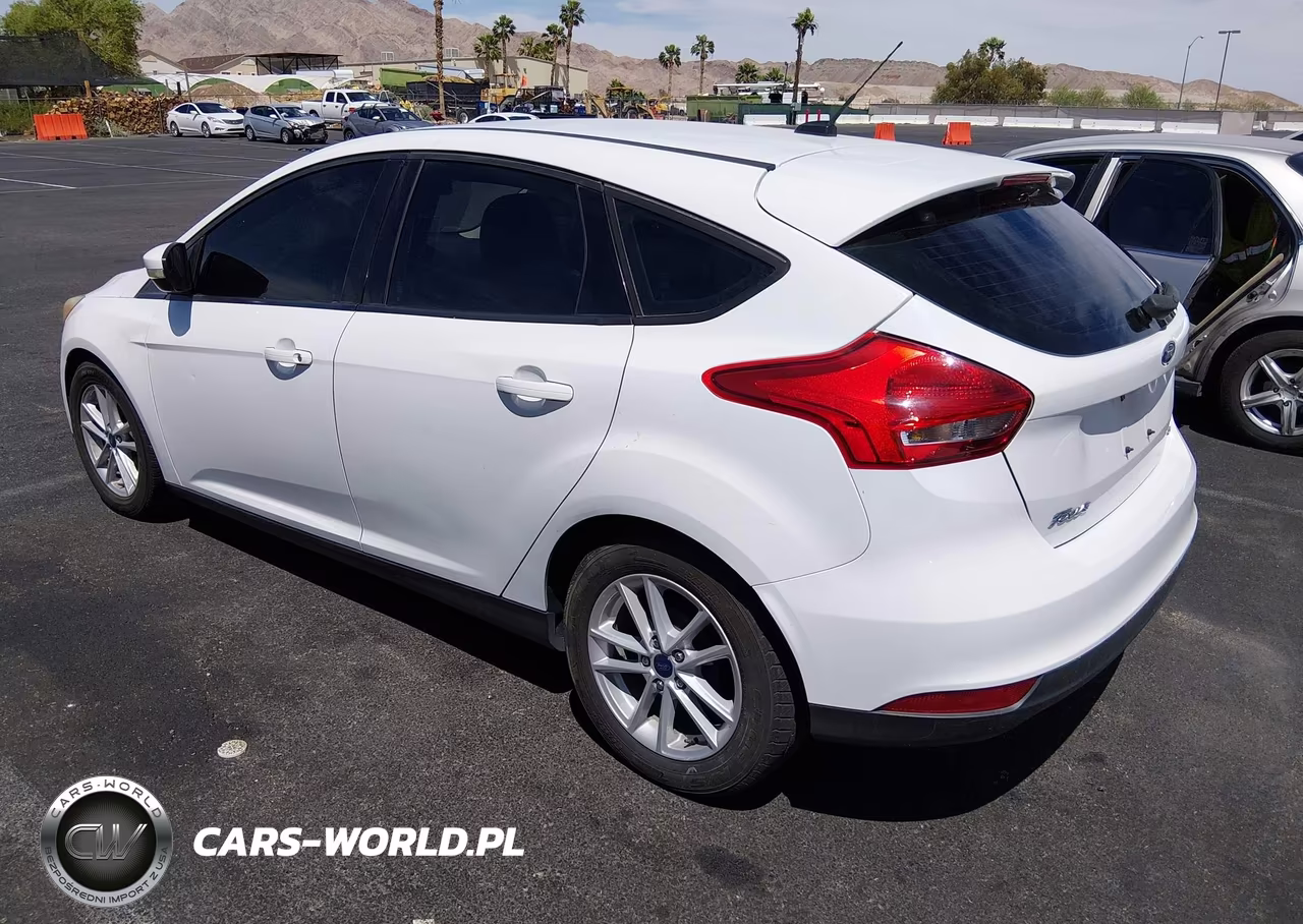2017 Ford Focus Se VIN:1FADP3K20HL299809 - 3