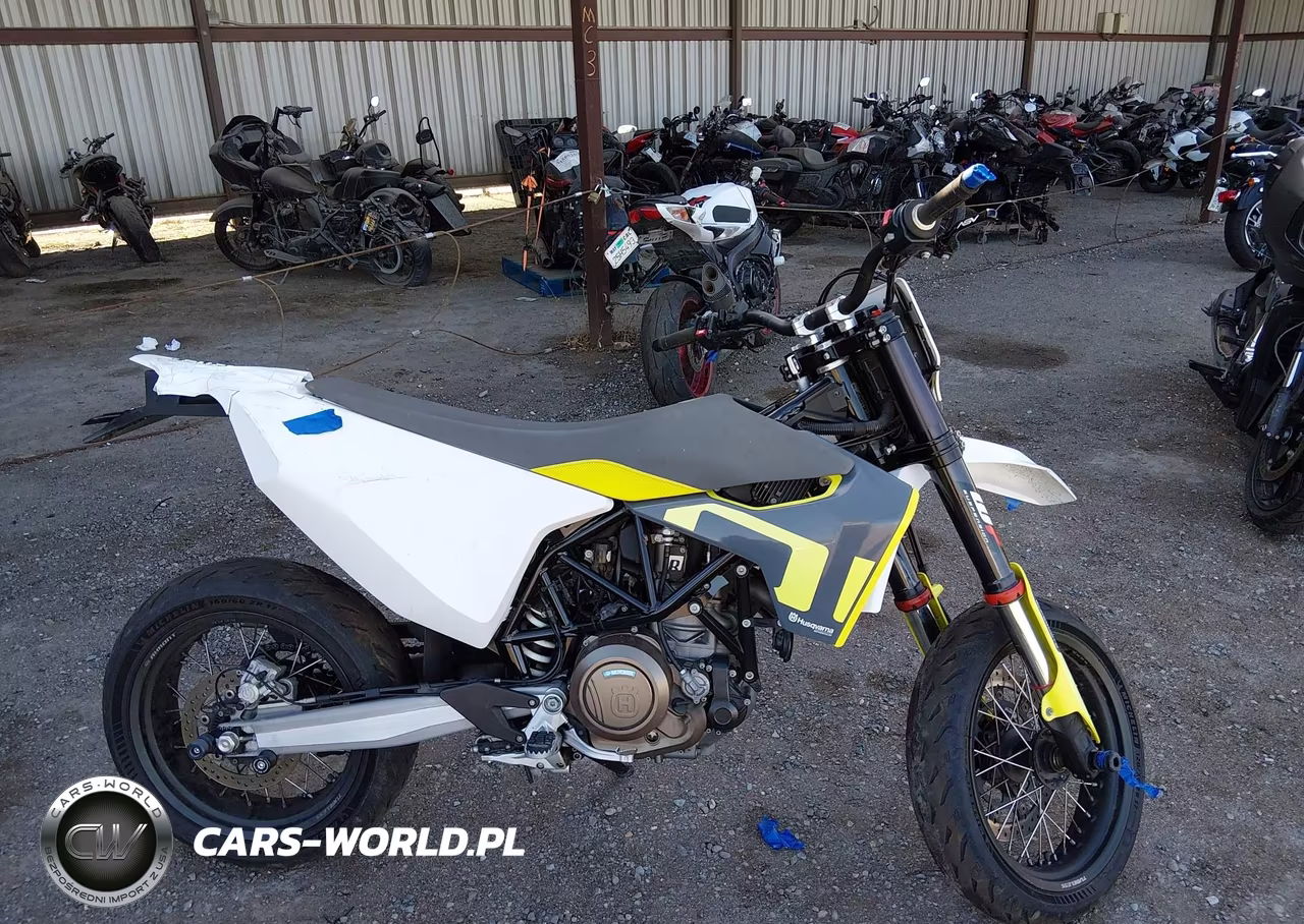2020 Husqvarna Supermoto 701 VIN:VBKUSV408LM776567 - 12