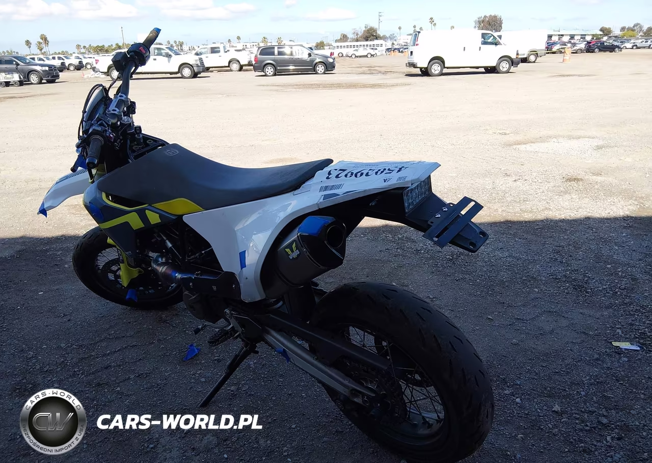 2020 Husqvarna Supermoto 701 VIN:VBKUSV408LM776567 - 3