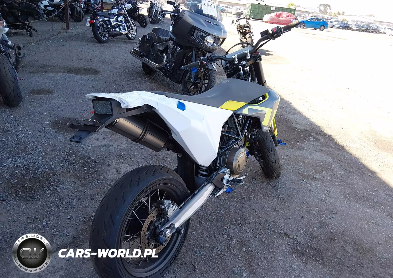 2020 Husqvarna Supermoto 701 VIN:VBKUSV408LM776567 - 4