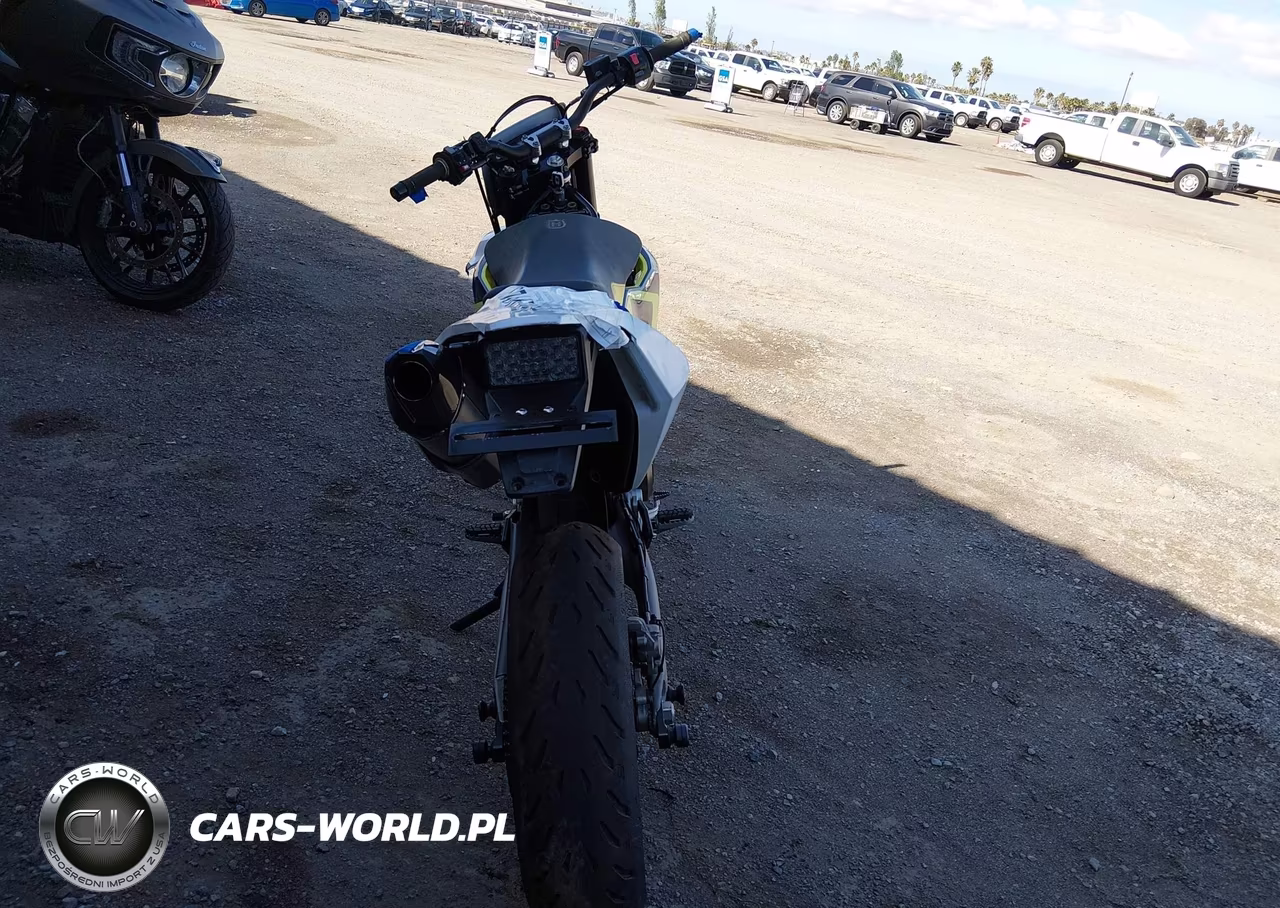 2020 Husqvarna Supermoto 701 VIN:VBKUSV408LM776567 - 6