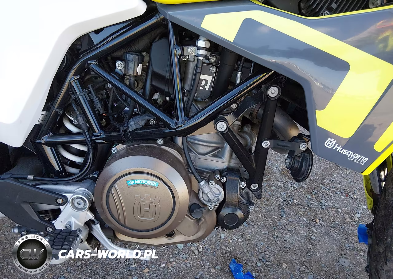 2020 Husqvarna Supermoto 701 VIN:VBKUSV408LM776567 - 8