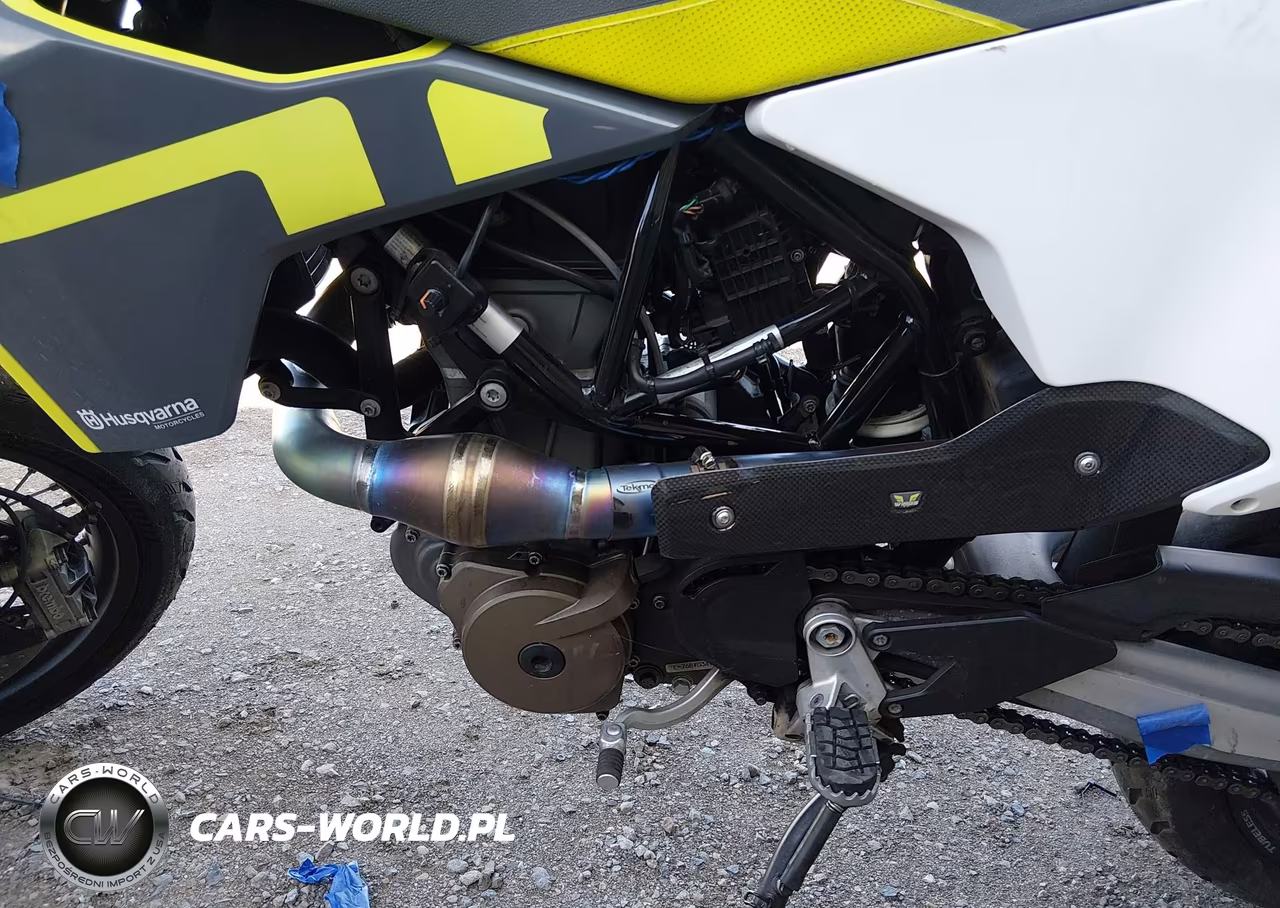 2020 Husqvarna Supermoto 701 VIN:VBKUSV408LM776567 - 9