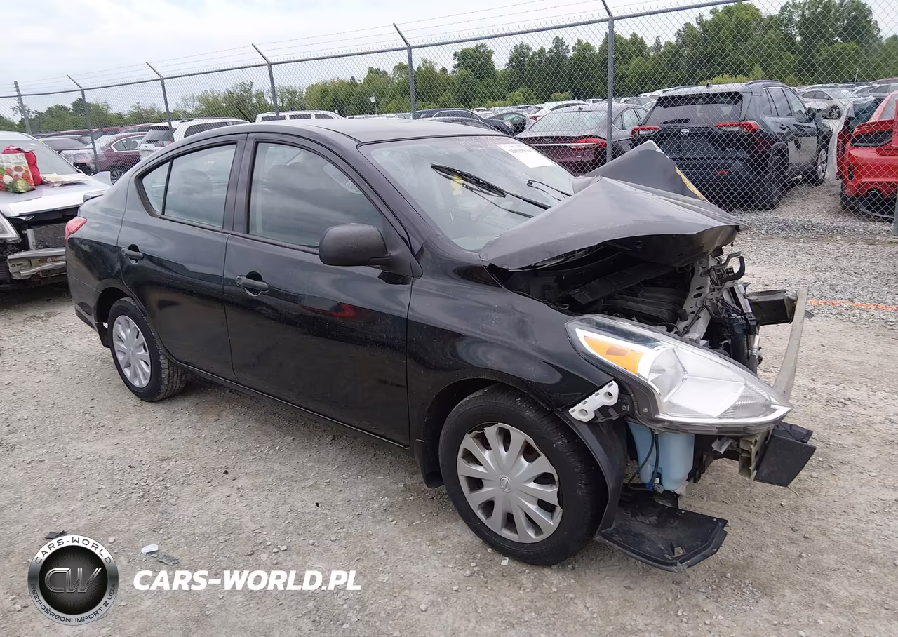 2015 Nissan Versa 1.6 S+