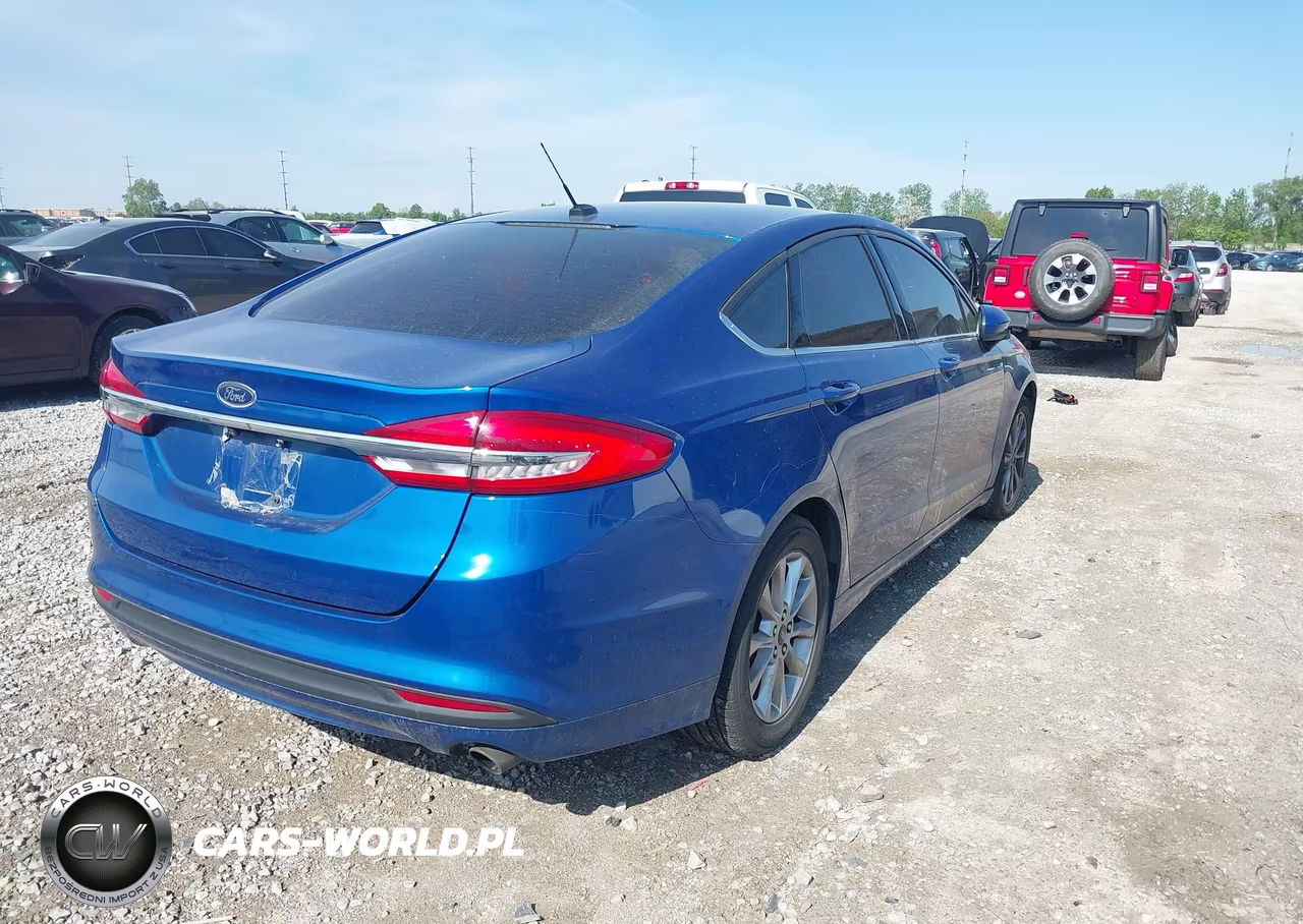 2017 Ford Fusion Se VIN:3FA6P0HD1HR365107 - 4